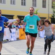 Căutăm 9 alergători de ștafetă pentru trei alergători-eroi!